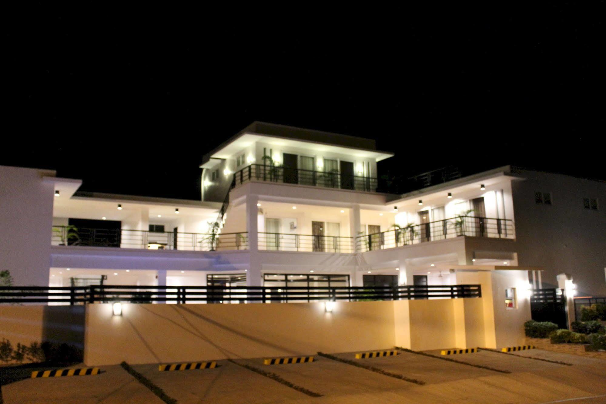 Be-Ing Suites Davao City Eksteriør billede